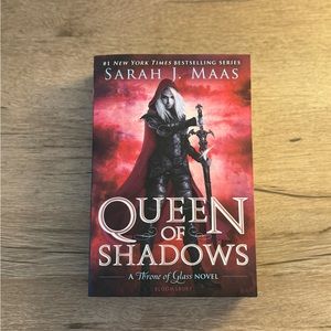 Original Cover of SJM Queen of Shadows